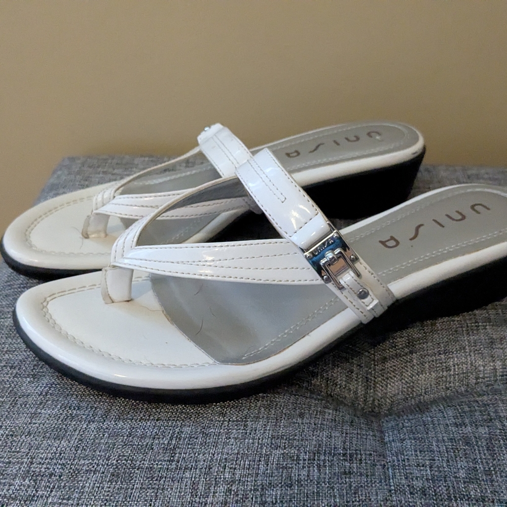 Unisa White Women's Sandals Size 11M